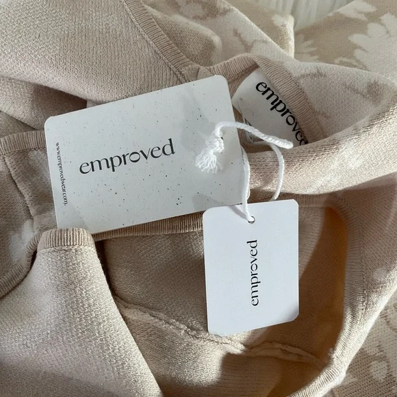 EMPROVED V-NECK DRESS - Picture 5 of 7